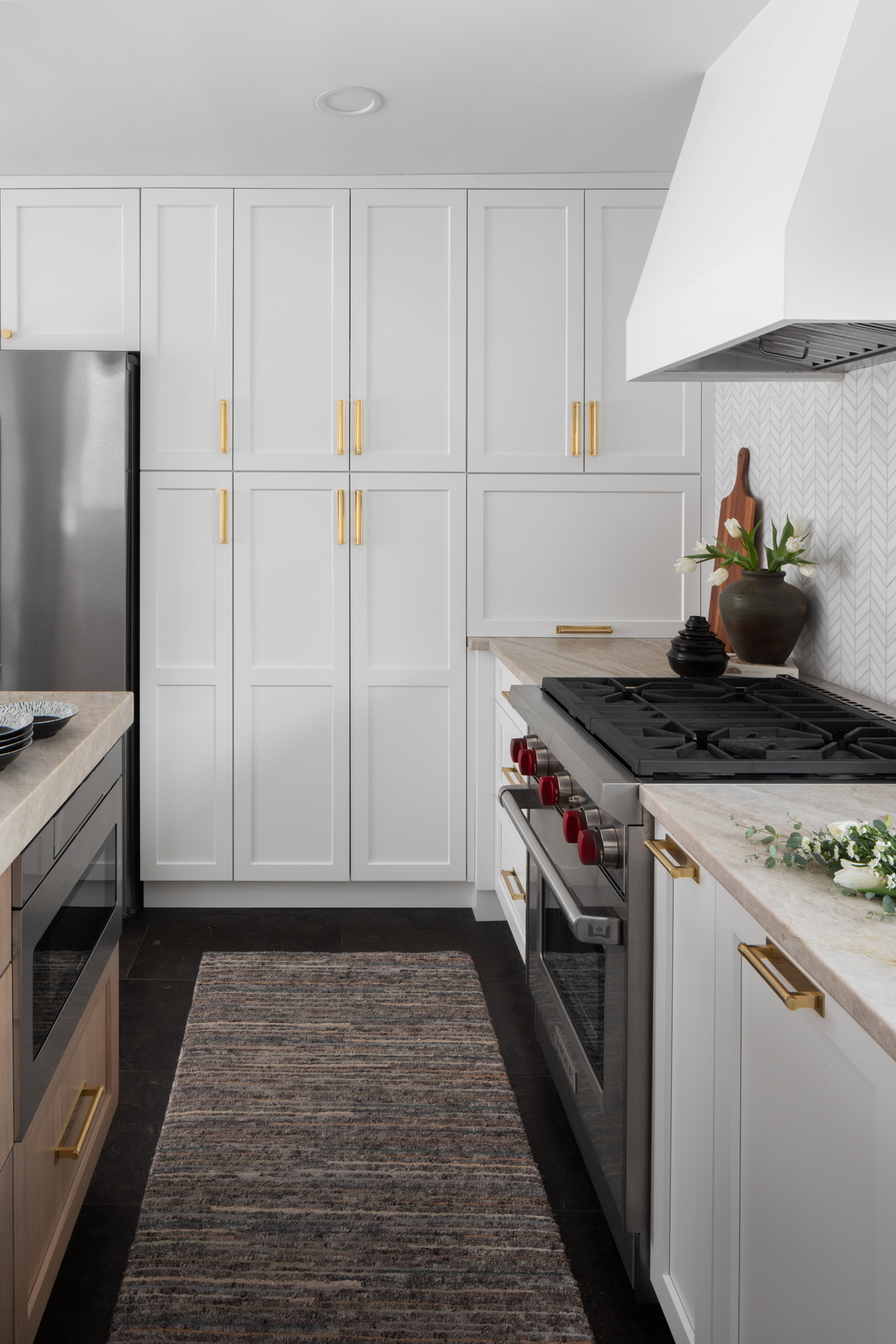 Pebblewood_Lane_Matte_and_Gloss_Interiors_Ryan_Hainey_Photography_010_web