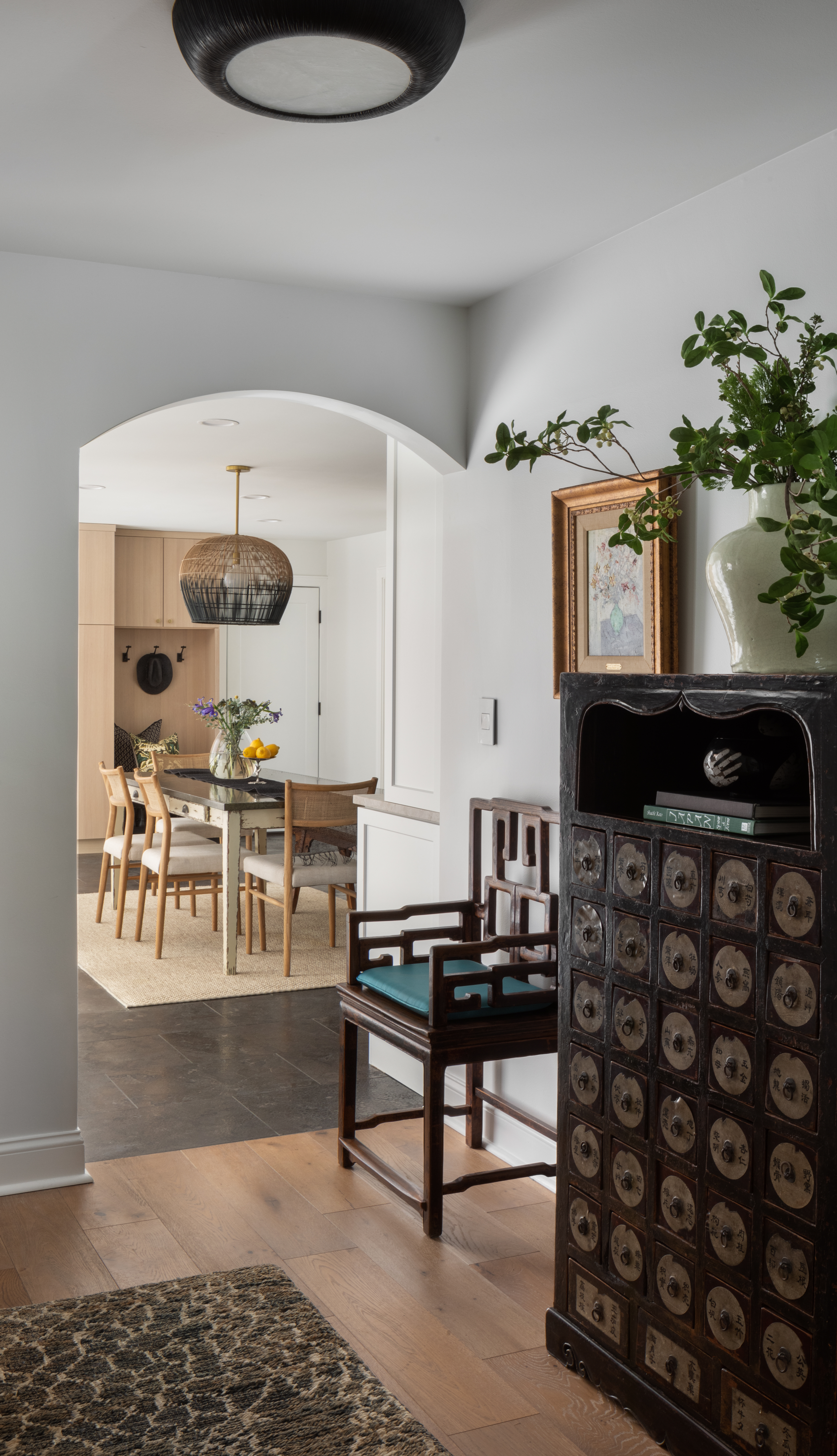 Pebblewood_Lane_Matte_and_Gloss_Interiors_Ryan_Hainey_Photography_011
